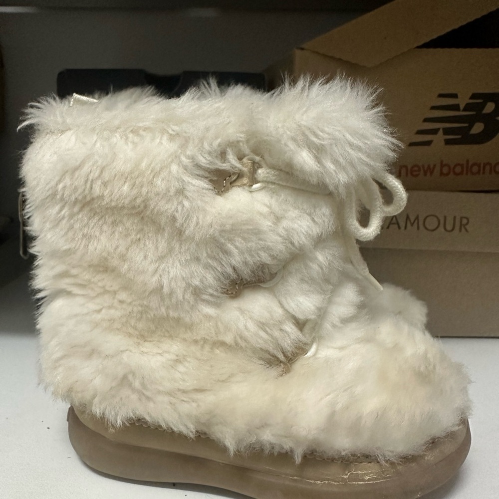 GAP Kids Cream Furry Boots